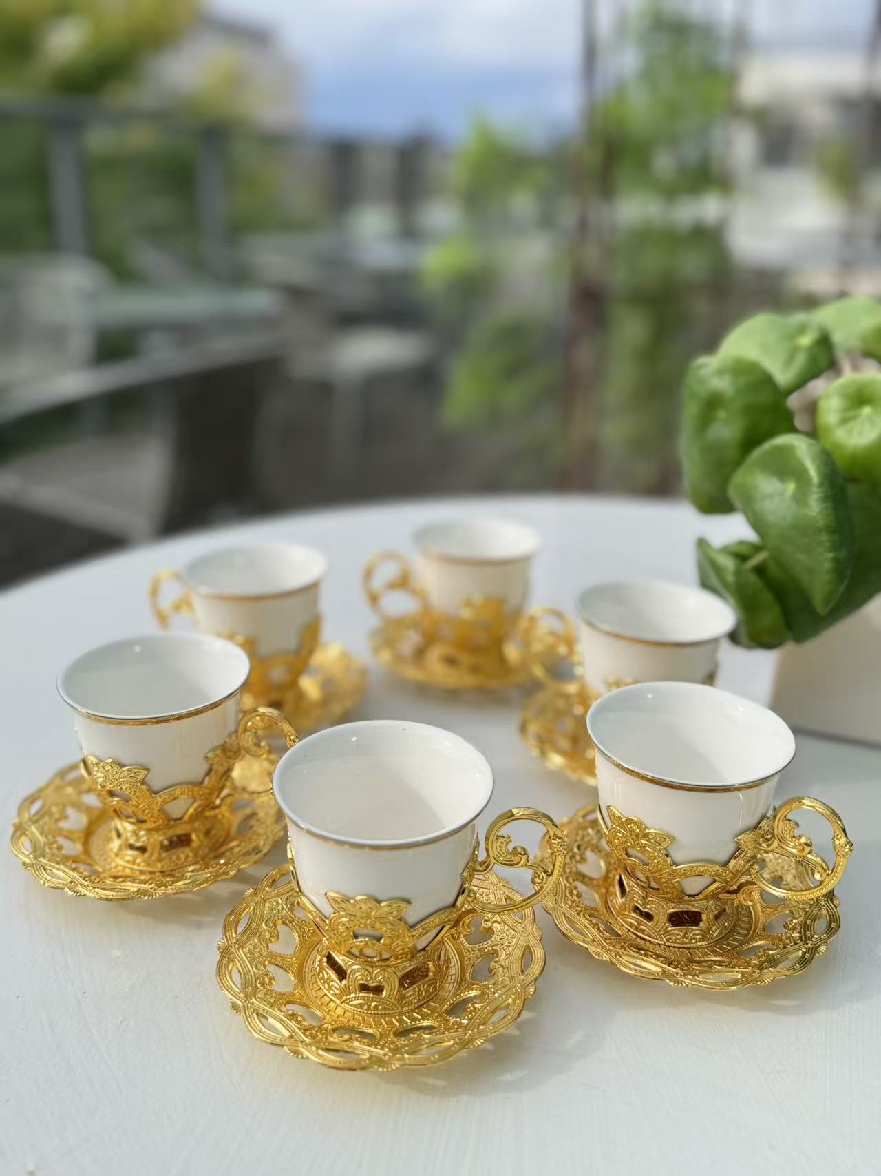 Luxury Arabic Style Tea Cup & Saucer Set – Ceramic Cup with Golden Metal Base